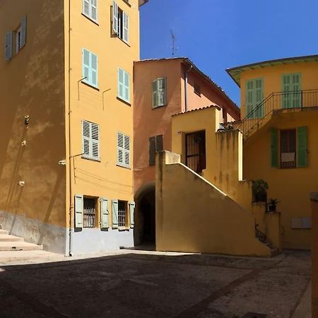 Between The Roofs Of Menton Old Town And The Sea المظهر الخارجي الصورة