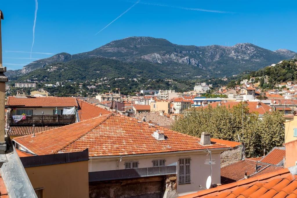 Between The Roofs Of Menton Old Town And The Sea المظهر الخارجي الصورة